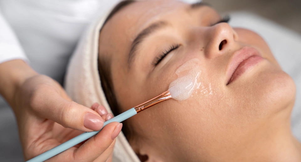 LHA Peel – Drª Thaís Gobbo Dermatologista